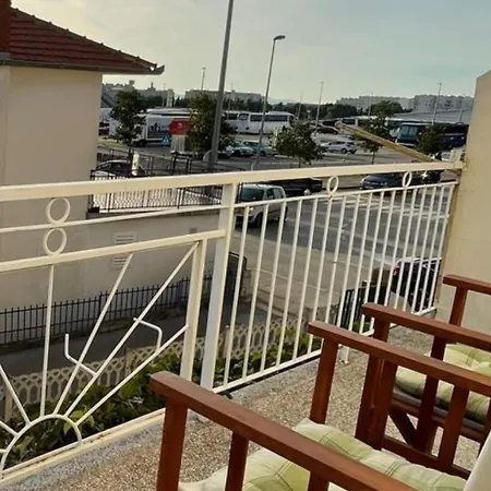 Modern Iva With Balcony, Free Parking & Wi-fi, Apartment