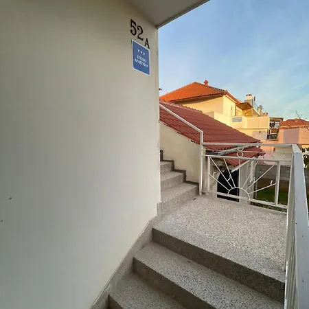 Modern Iva With Balcony, Free Parking & Wi-fi, *