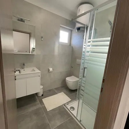 Modern Iva With Balcony, Free Parking & Wi-fi, Apartment