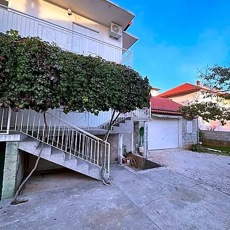 Modern Iva With Balcony, Free Parking & Wi-fi, * Zadar