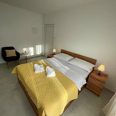Daire Modern Iva With Balcony, Free Parking & Wi-fi,