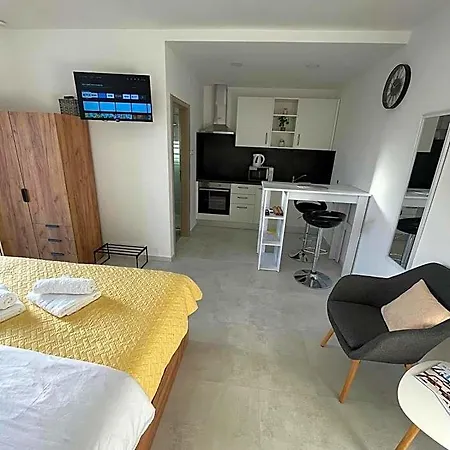 Modern Iva With Balcony, Free Parking & Wi-fi, Daire *