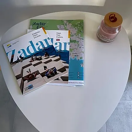 Daire Modern Iva With Balcony, Free Parking & Wi-fi, Zadar