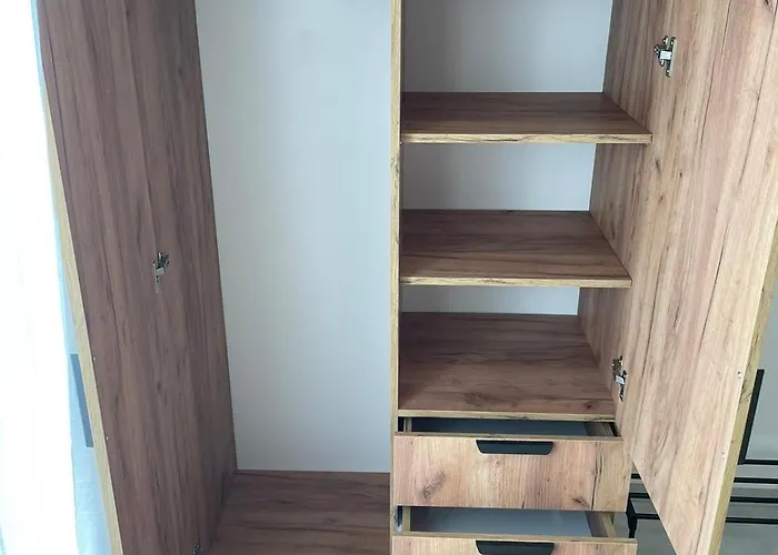 Modern Iva With Balcony, Free Parking & Wi-fi, דירה זאדאר