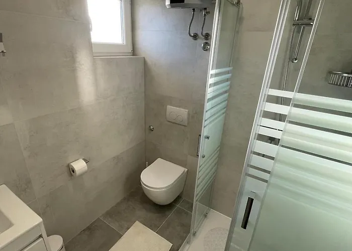 Appartement Modern Iva With Balcony, Free Parking & Wi-fi, *